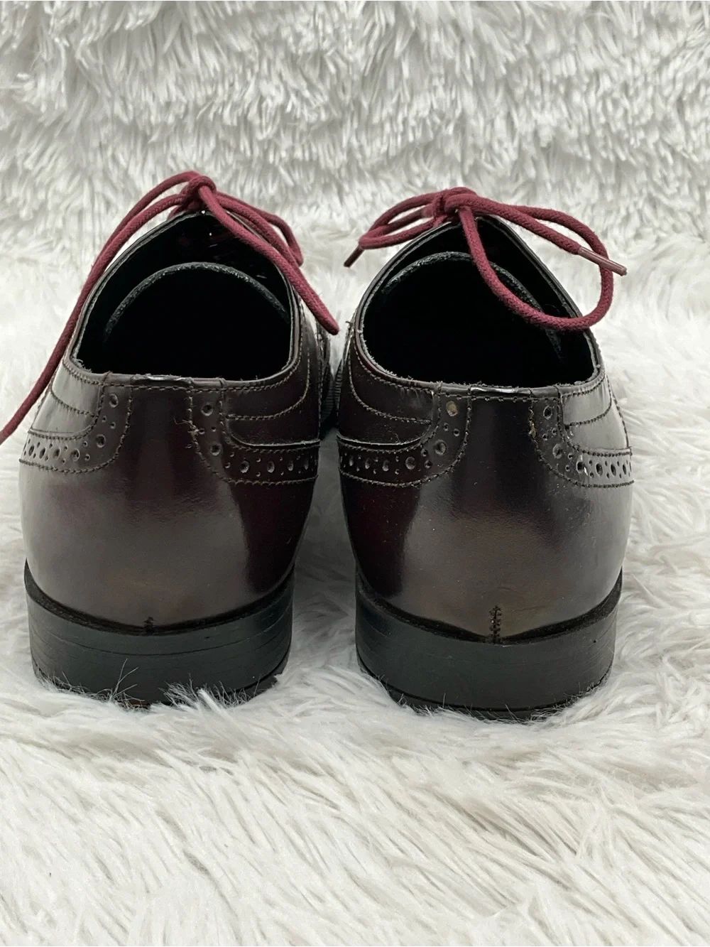 Michael Shannon Wayland Shoes Size 8.5 Burgundy Wingtip Oxfords w/ Maroon Laces